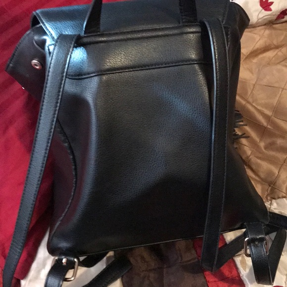 Fake leather black forever 21 backpack! - Picture 5 of 6